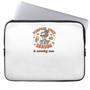 Pumpkin Spice Season kommer snart Halloween Fal Laptop Fodral