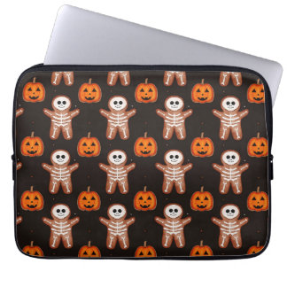 Pumpkins and Skeleton Gingerbread Halloween Design Laptop Fodral