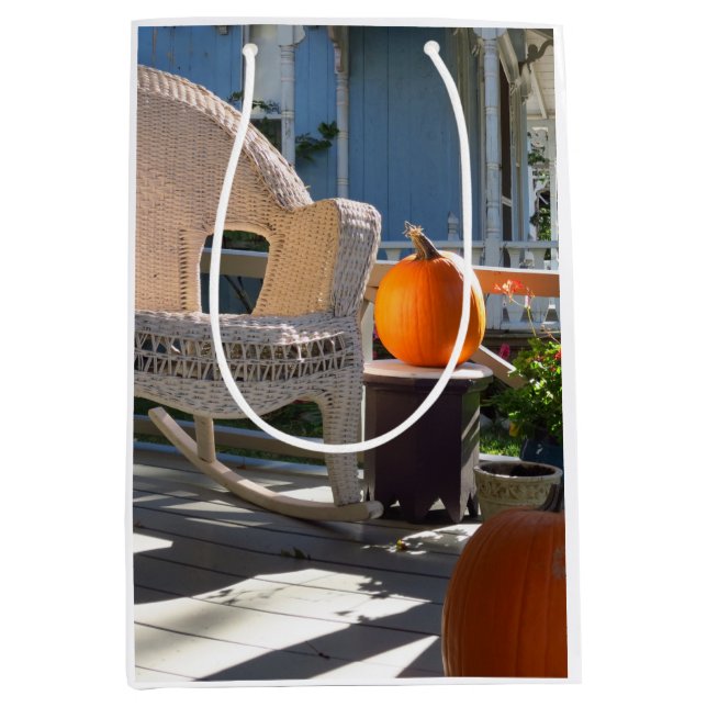 Pumpkins and Wicker Rocker - Martha's Vineyard (Framsidan)