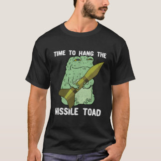 Pun Festive Mistletoe Frog Toad Distressed T Shirt