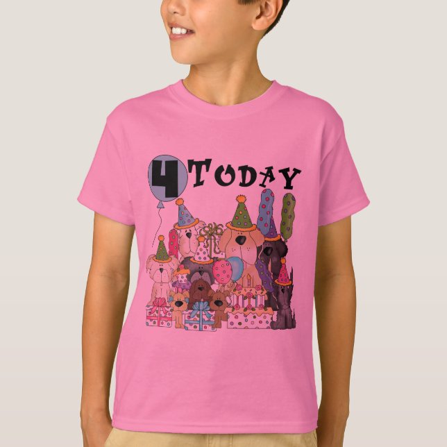 Puppies 4e födelsedagen Bash Tshirts och Gifts (Framsida)