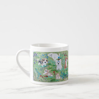Puppor i Mugg i en Flower Meadow Ceramic Espressomugg