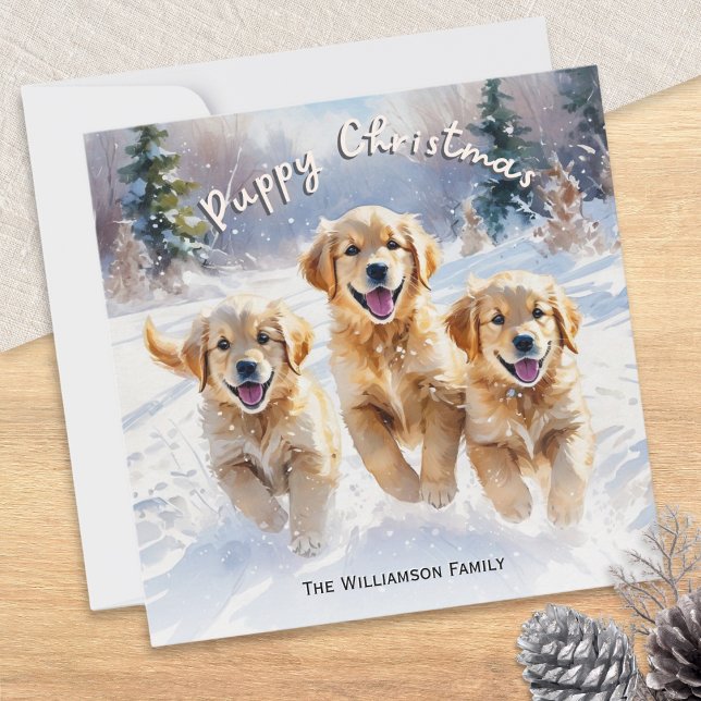 Puppor med gyllene återgivningsvalpar i Snö-valpen Julkort (A cute personalized Christmas card with picture of 3 Golden Retriever puppies running through snow)