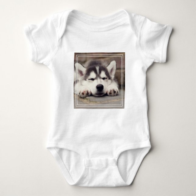 Puppsvällning av sötad Siberian husky T Shirt (Framsida)