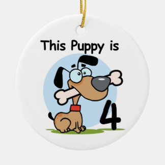 Puppy 4e födelsedagen Tshirts och presenter Julgransprydnad Keramik