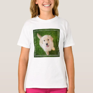 Puppy av guldfärgad riddare på gräs t shirt
