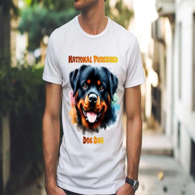 Pureborn Rottweiler Hund Poses for National Day T Shirt (Skapare uppladdad)
