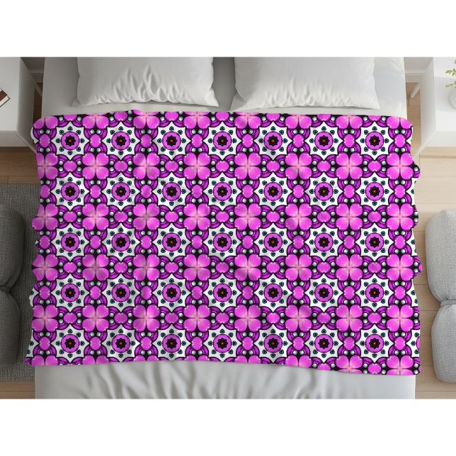 Purple and black geometric mandala pattern fleecefilt (Skapare uppladdad)