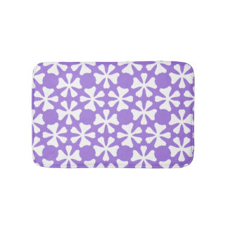 Purple and White Modern Geometric Floral Pattern Badrumsmatta
