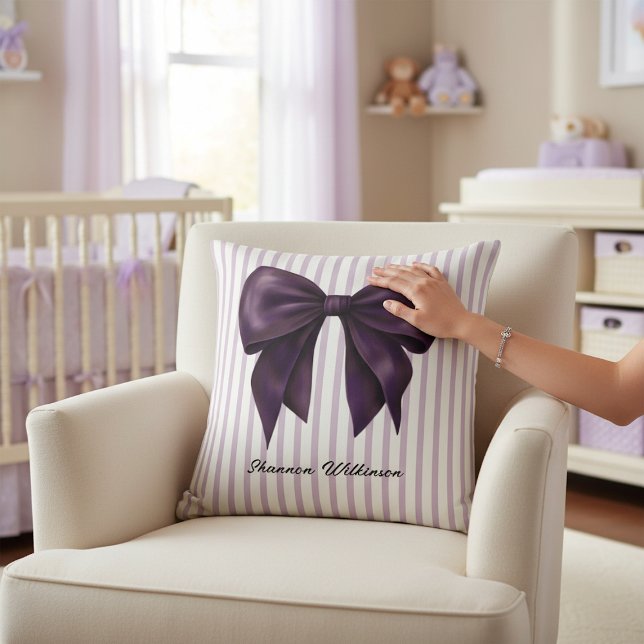 Purple Bow Stripe Personalized Throw Pillow Kudde (Skapare uppladdad)