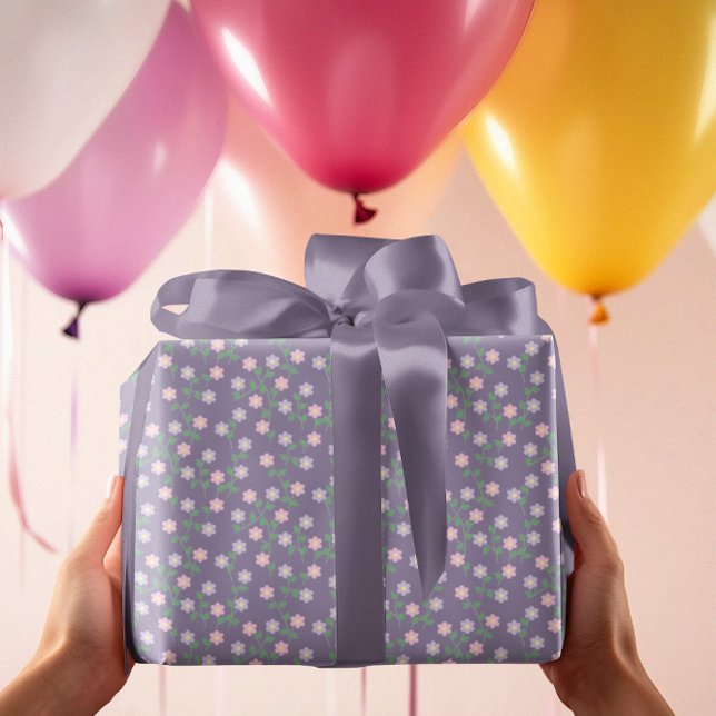Purple Floral Birthday Presentpapper (Skapare uppladdad)