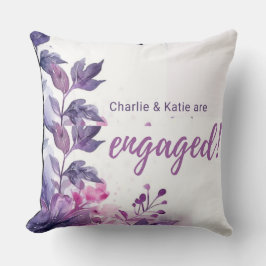 Purple Floral Personalized Engagement Throw Pillow Kudde
