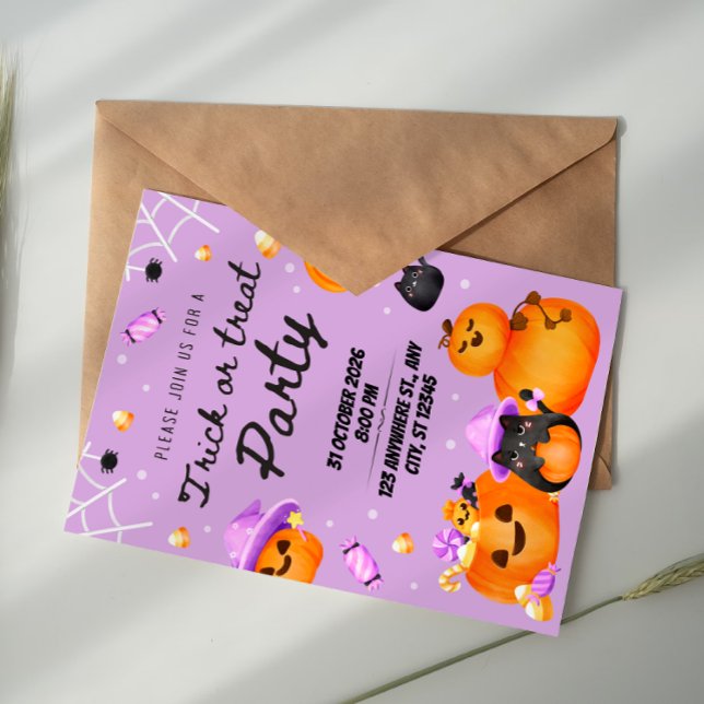 Purple Halloween Trick or Treat Party Invitation Inbjudningar (Skapare uppladdad)