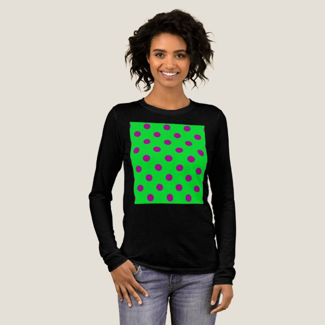Purple On Green Polka Dots Pattern Design  T Shirt (Hel framsida)