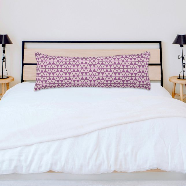 Purple Triangles Pattern Body Pillow Kroppskudde (Skapare uppladdad)