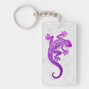 Purpurfärgad Gecko för klättring på en vitväg