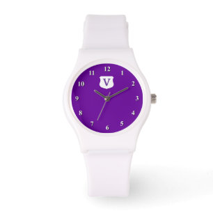 Purpurfärgad monogramklocka med den initiala armbandsur