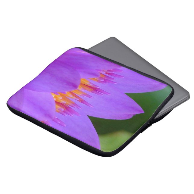 Purpurfärgad näckrosblommablommar laptop sleeve (Framsida topp)