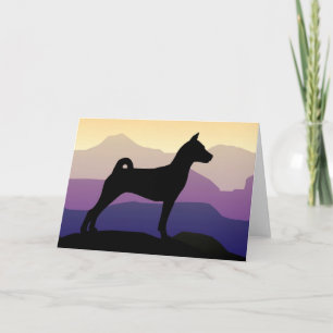 Purpurfärgade berg Basenji Kort