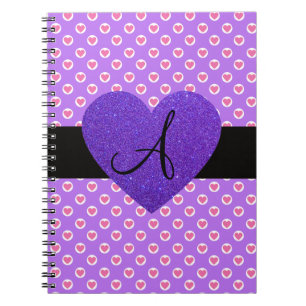 Purpurfärgade polka dotsmonogramhjärtor anteckningsbok med spiral