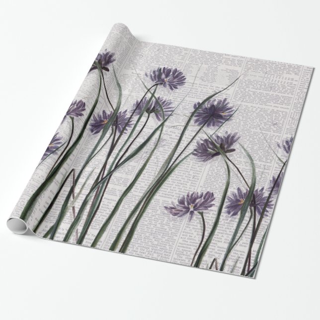 Purpurfärgade vildblommar på vintagetidningen presentpapper (Utrullad)