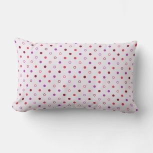 Purpurfärgat polka dotsmönster för chic färgrik lumbarkudde
