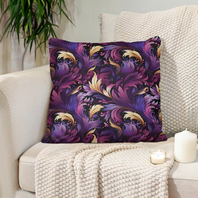 Purpurguld Ornamenterad Barock  Kudde (Deep plum purple and gold baroque-style luxury decorator pillow)