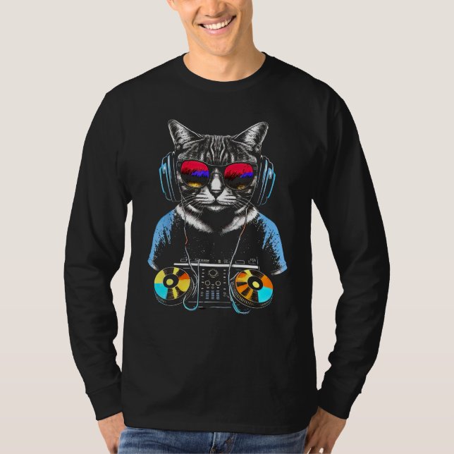 Purrfect DJ Vibes Cat Kitty on Turntables T Shirt (Framsida)