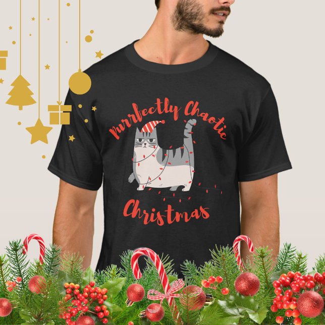 Purrfectly Chaotic Christmas Funny Holiday Cat  T Shirt (Skapare uppladdad)