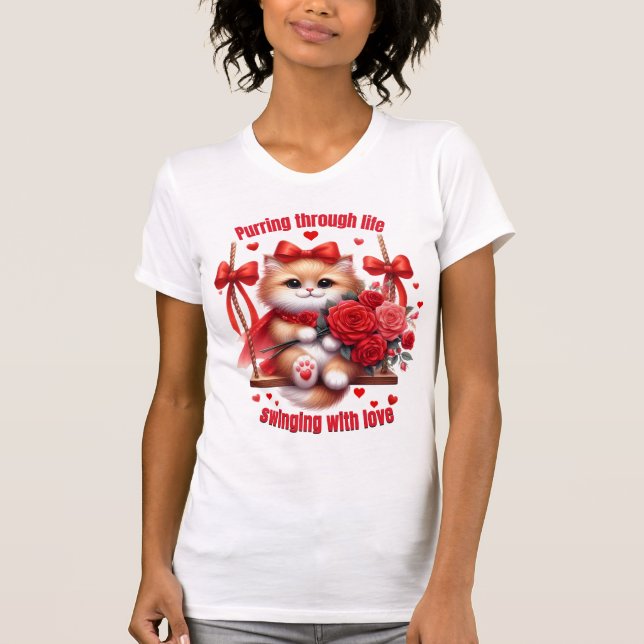 Purring Through Life – Cute Valentine Kitten Swing T Shirt (Framsida)
