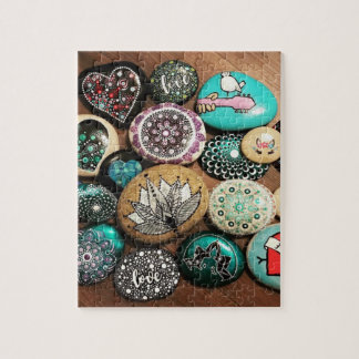 Pussel av färgat Sten