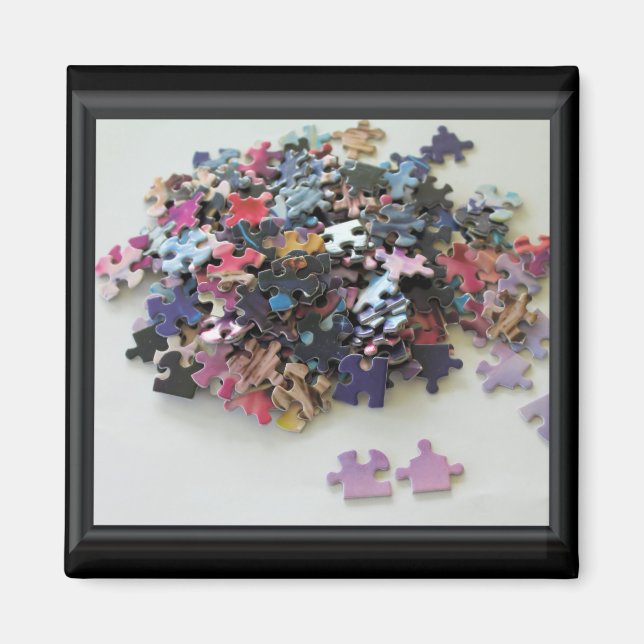 Pussel i många, färglöst puzzel i biet magnet (Framsidan)
