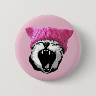 Pussy-hatten knäppas knapp