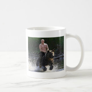 Putin rider en björn! kaffemugg