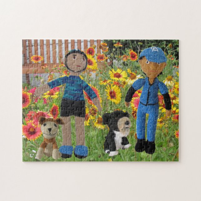 Puzzle - Boy Dolls i Fält på Flowers Pussel (Horisontell)