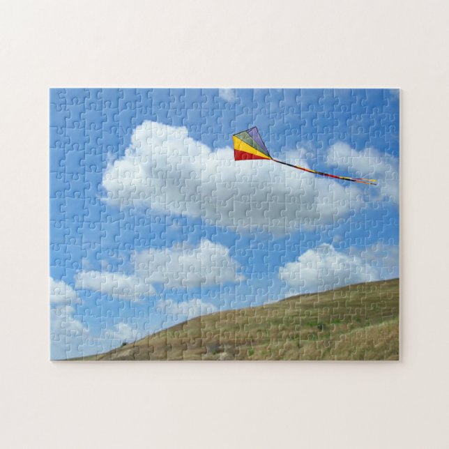 Puzzle - Kite Flying Over Hill Pussel (Horisontell)