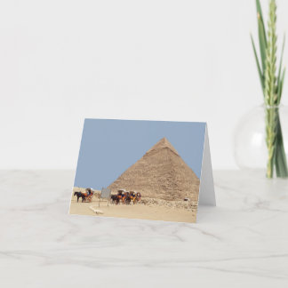 Pyramid av Khafre och en sträng av karioter Helgkort