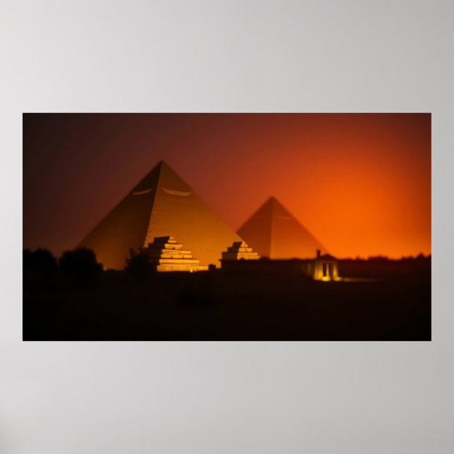 Pyramider design poster (Framsidan)