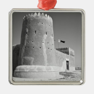 Qatar, Al Zubarah. Al-Zubarah Fort (b.1938) nu 2 Julgransprydnad Metall