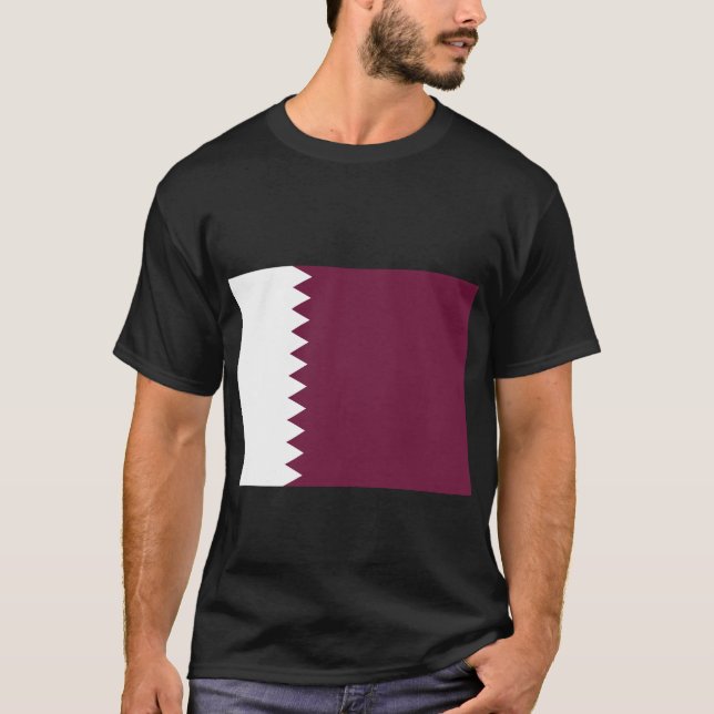 Qatar Flagga ع ل م ق ط ر T Shirt (Framsida)