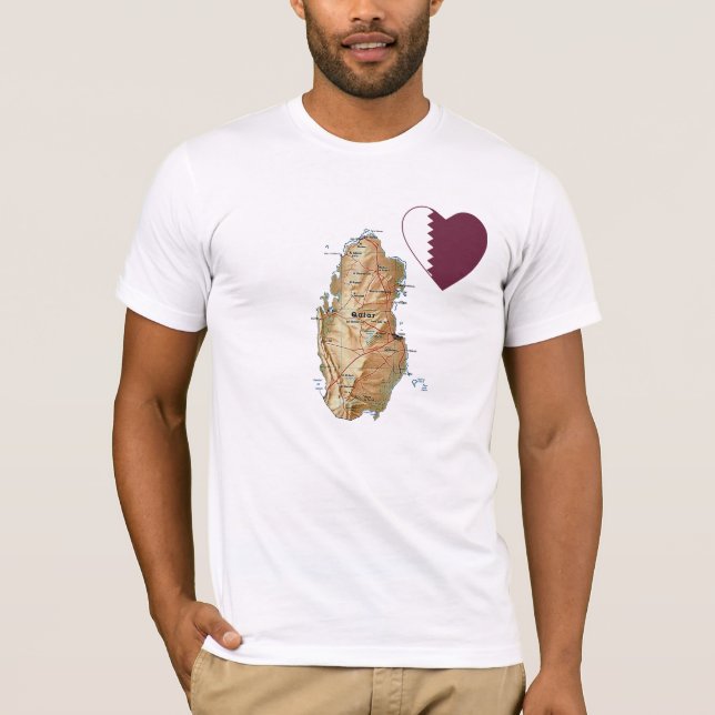 Qatar Flagga Heart och Karta T-Shirt (Framsida)