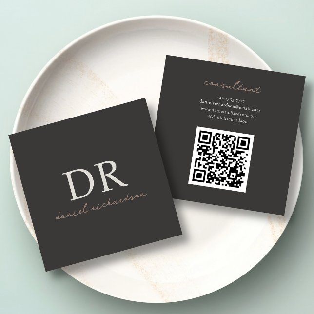Qr Code Modern Black Aesthetic Initial Monogram Fyrkantigt Visitkort (Skapare uppladdad)