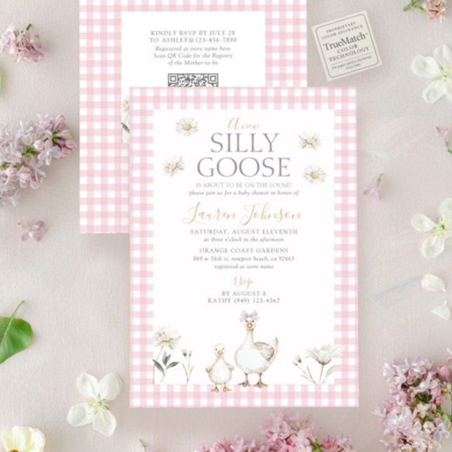 QR-Fåniget Goose Whimsical Rosa Bow Baby Shower Inbjudningar (Skapare uppladdad)
