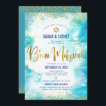 QR-kod B’nai Mitzvah Guld Turquise Watercolor Inbjudningar<br><div class="desc">Var stolt, gladd och visa den här milstolpen av din favorit B'nai Mitzvahs! Skicka ut den här fantastiska, moderna QR-kodsinbjudan för personlig för en händelse att komma ihåg. Skalat guld faux faux foil calligraphy script, Star of David and glitter konetti prickar över en turkos vattenfärgsbakgrund. På baksidan finns ytterligare faux...</div>