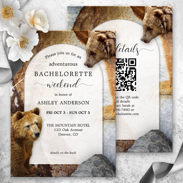 QR-kod Bear Mountain Sjunglinghelg Inbjudningar (Bachelorette weekend invitation featuring two bears on an industrial design background with granite )