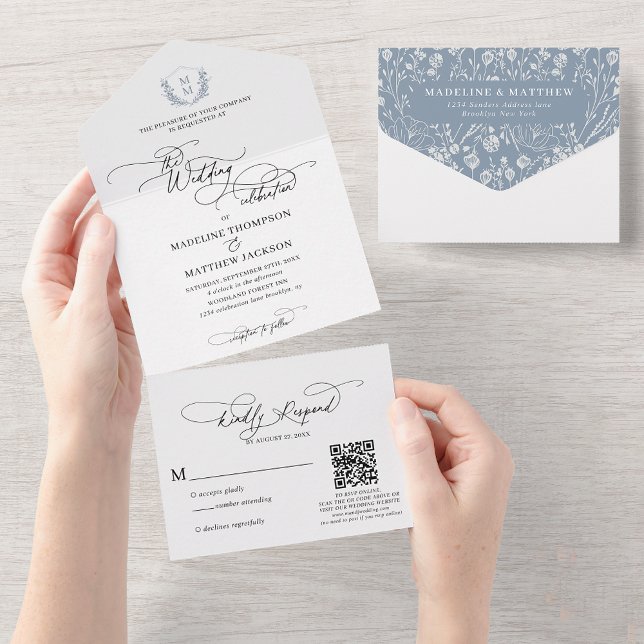 QR-kod Dusty Blue Blommigt Vapensköld Monogram Brö (Skapare uppladdad)