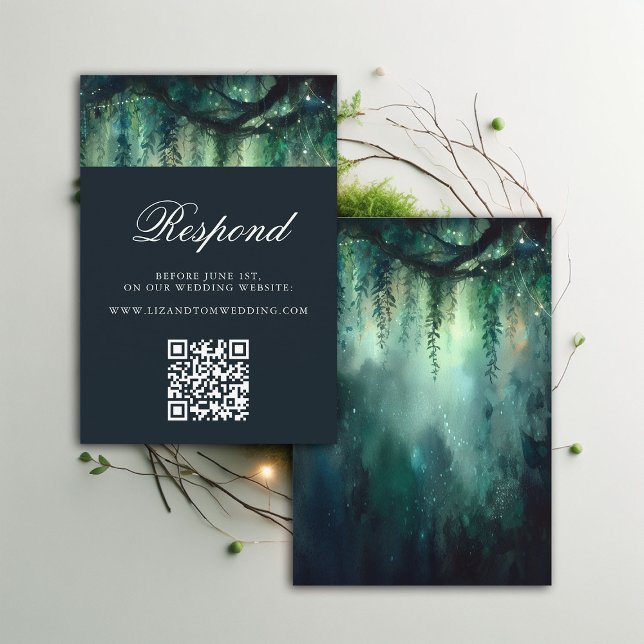 QR-kod för webbplats Förändrad Garden Wedding OSA Tilläggskort (enchanted forest wedding rsvp qr code website magical garden fairy lights hanging vines greenery)