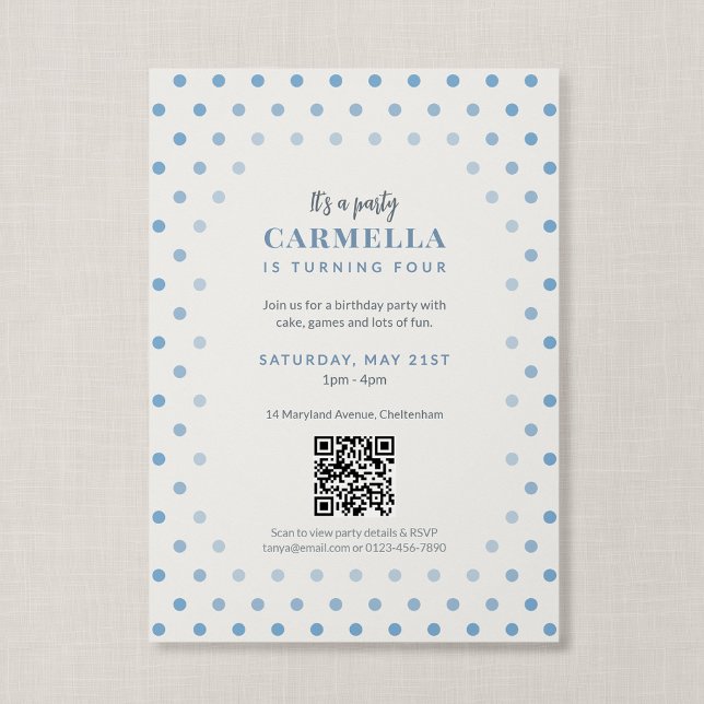 QR-kod fransk blå prickig födelsedag Inbjudningar (Blue Polka Dot - QR Code Birthday Invitation)