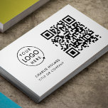 QR-kod - Logotyp | Enkel, minimalistisk vit Visitkort<br><div class="desc">Enkelt anpassningsbar korrespondentkort och affärskort för logotyp av företag i ett modernt minimalistiskt stil. Mallen kan enkelt uppdateras med din QR-kod,  logotyp och kontaktinformation.</div>