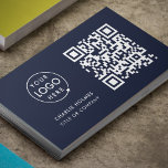 QR-kod - Logotyp | Modern Professionell i flottan Visitkort<br><div class="desc">Enkelt anpassningsbar: Blått QR-nummer för företag och affärskort för logotyp av företag i ett modernt minimalistiskt stil. Mallen kan enkelt uppdateras med din QR-kod,  logotyp och kontaktinformation.</div>